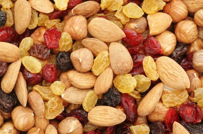 proteiinilähteet-opiskelija-ruoka-pähkinät-kuivatut hedelmät