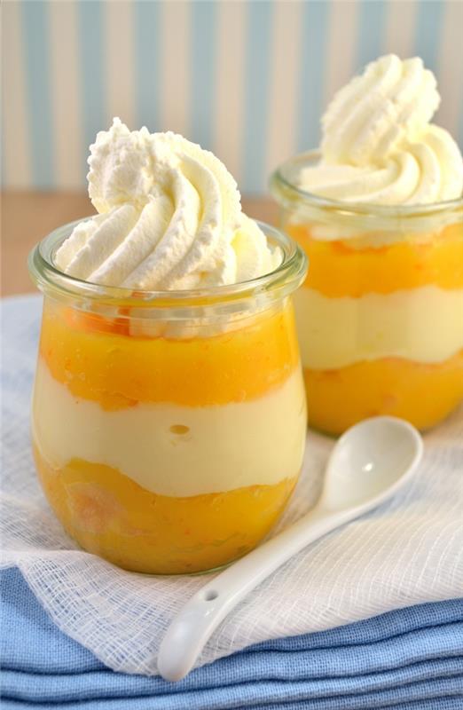 Valmista vanukas mango -vaniljakreemi