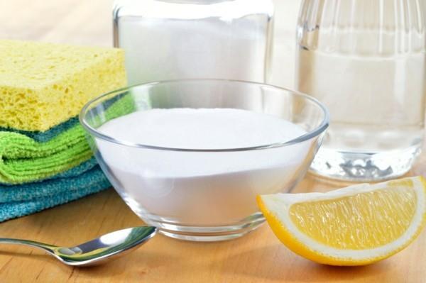 Tee itse puhdistustuotteita sitruunalla ja soodalla
