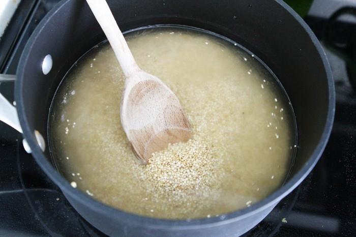 Kuinka valmistaa quinoa -jyviä