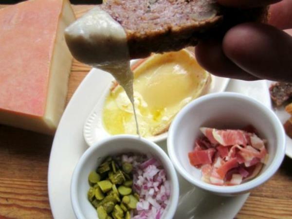 raclette -ideoita pieni kulho