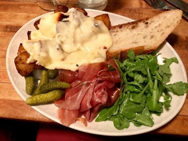 Raclette -ideoita salaatti ja vihannekset