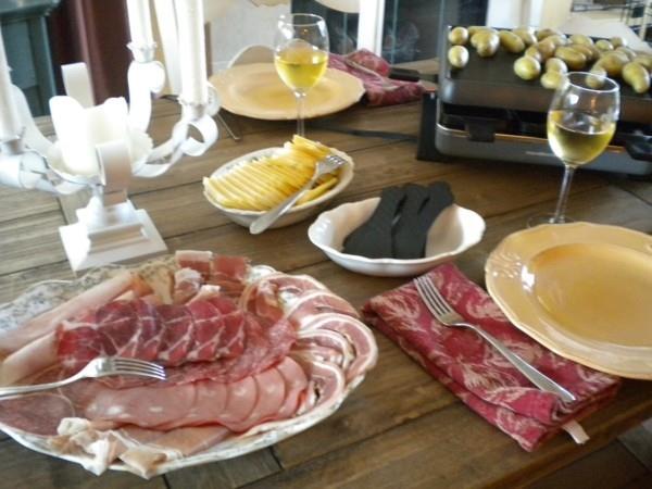 Raclette ideoita hienoja lihalautasia