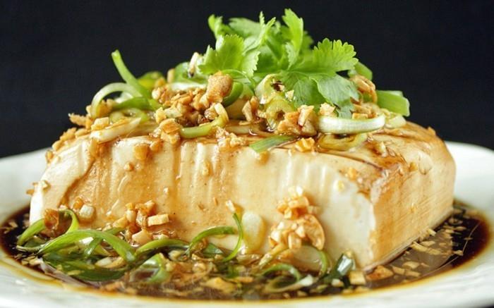 savustettu tofu kiinalainen erikoisuus