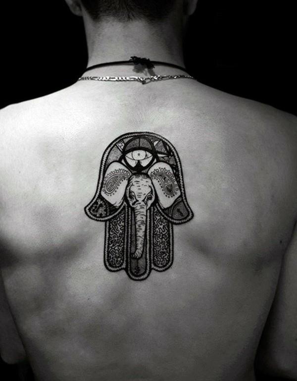 takaisin hamsa -tatuointi norsun kanssa