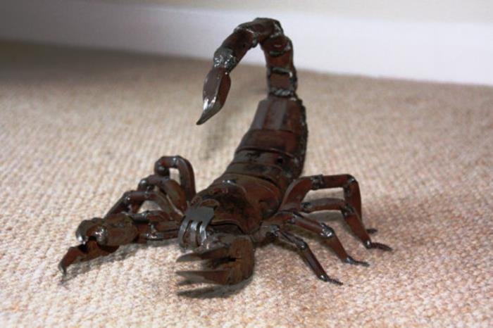 kierrätys tinker metallihahmo hyönteiset skorpioni