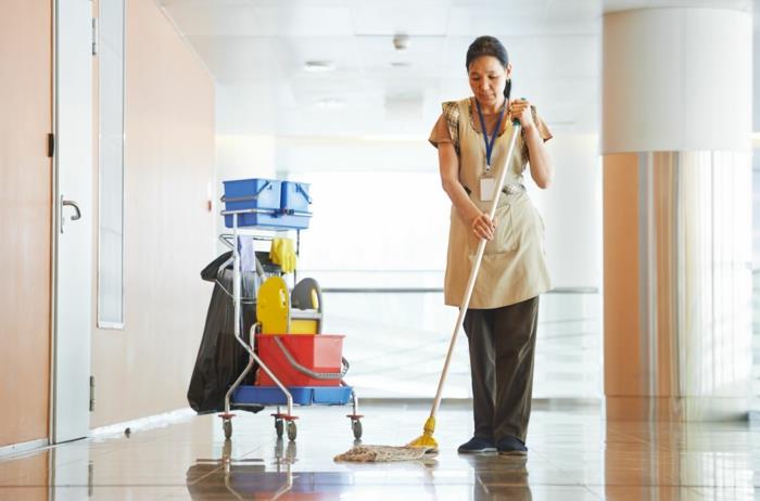 siivouspalvelu julkiset tilat siivouslattian puhdistus