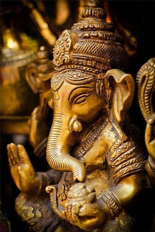 matkustaa Intiaan taj mahal hindulaisuus jumalat ganesha