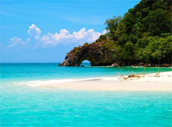 matka Thaimaahan edestakainen matka Thaimaan saaret kirkas sininen vesi