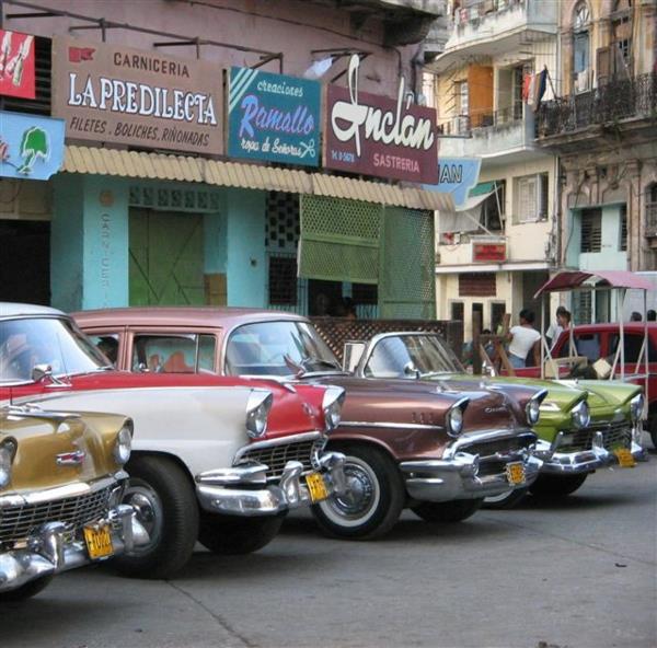 matkustaa Kuubaan oldtimeriin