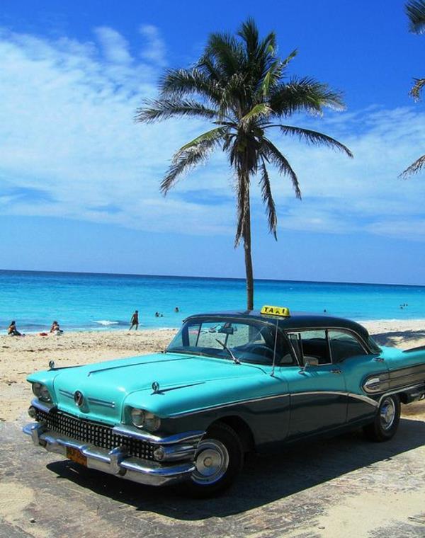 matkustaa Kuubaan loma oldtimer palmu