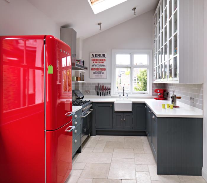 retro jääkaappi punainen teollinen keittiölaatta