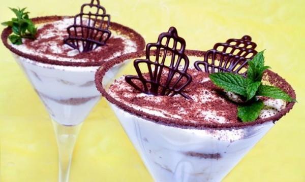 resepti tiramisu lasissa kaakaon ja mintun kanssa