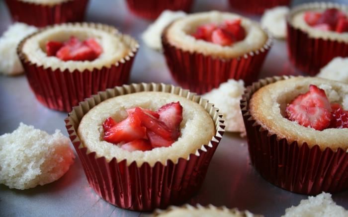 reseptit cupcakes vanilja mansikka jälkiruoat