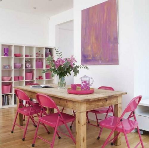 vankka-pöytä-vaaleanpunainen-violetti-tuolit