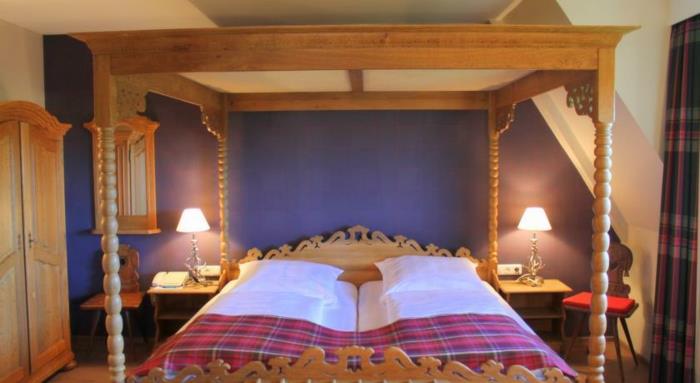 romanttiset hotellit makuuhuoneen katos
