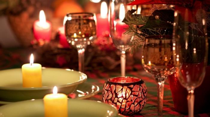 romanttinen-elävä-joulu-pöytä-koristeet-kynttilät-lyhdyt