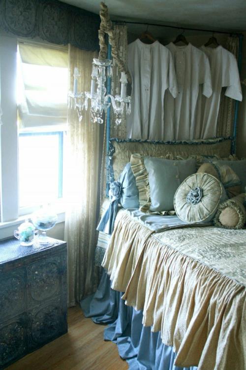 romanttinen makuuhuoneen sisustus vintage huonekalut upeat puukaiverrukset