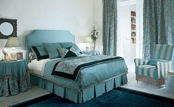 romanttinen makuuhuoneen suunnittelu mintunvihreä verhoiltu sängyn päiväpeite turkoosi