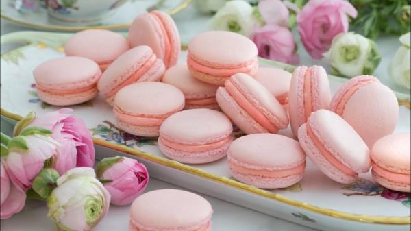 vaaleanpunainen ranskalainen macarons kesä