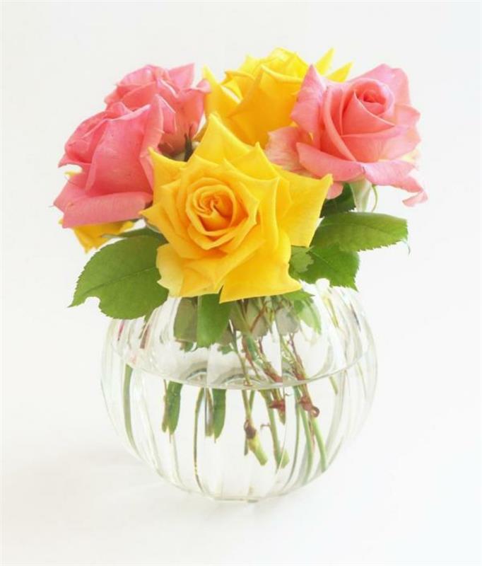 ruusut koristelu vaaleanpunainen keltainen leikkokukat lasi maljakko