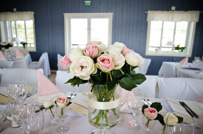 ruusukimppu pöydän koristeluun skandinaaviset häät