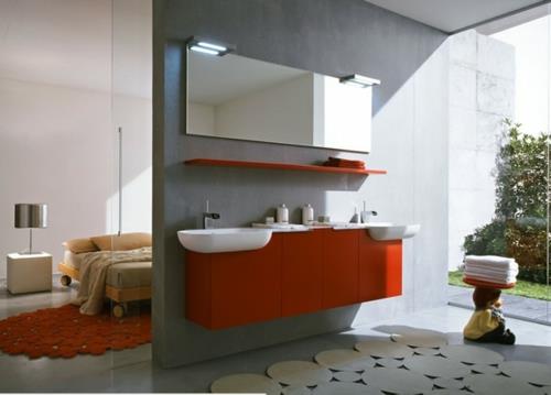 punainen harmaa valkoinen väliseinä kylpyhuone makuuhuone pesuallas