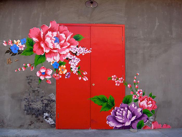 punaiset talon ovet maalaavat modernit talon ovet kukkakuvio