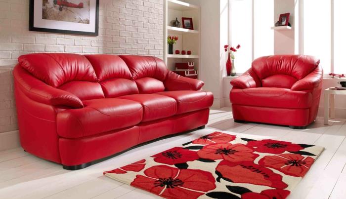 punainen nojatuoli olohuone sisustus värillinen matto punainen sohva