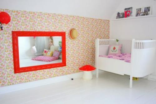 punainen peili lastenhuoneidea sisustus twin girls