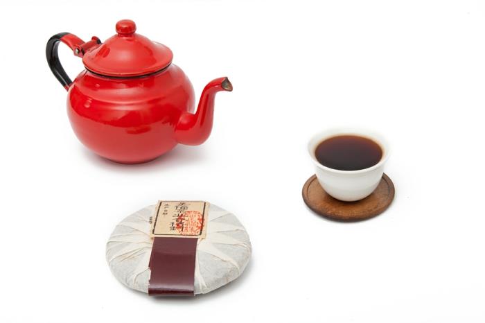 juoda punaista teetä pu erh tea vaikutus punainen teekannu