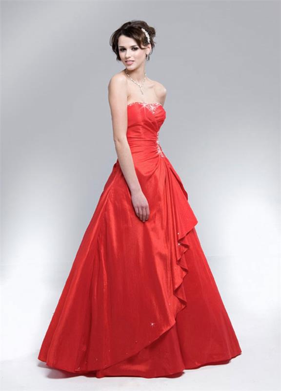 punainen mekko pitkä mekko korut