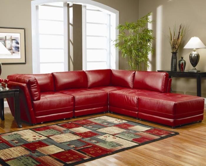 punainen sohva perustaa olohuoneen loistava matto