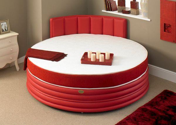 pyöreä sänky makuuhuone pään sänky pyöreä punainen valkoinen kynttilät romanttinen