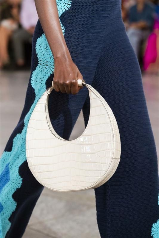 pyöreä käsilaukku - syksyn trendit naisten laukut