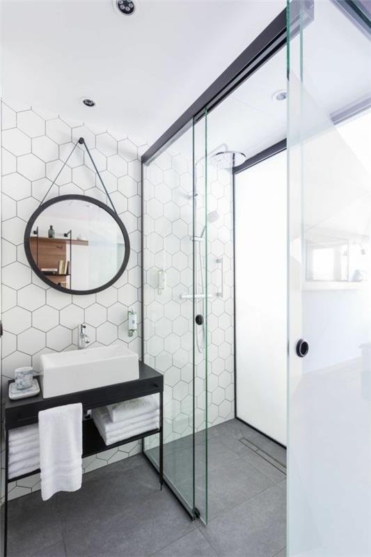 pyöreä kylpyhuoneen peili moderni kylpyhuone valkoinen kylpyhuoneen laatat kaunis muoto harmaa lattia