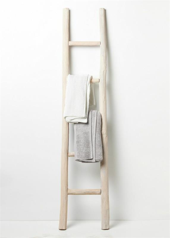 maalaismainen makuuhuone huonekalut puu pyyhe tikkaat pyyhekuivain