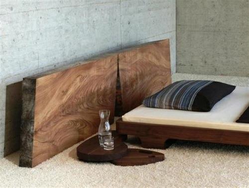 maalaistyyliset sängyt suunnittelevat puulattiakehyksen suoraan lattialle