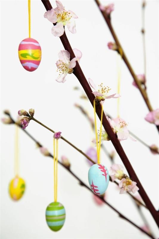 maalaismainen pääsiäismunien koristelu