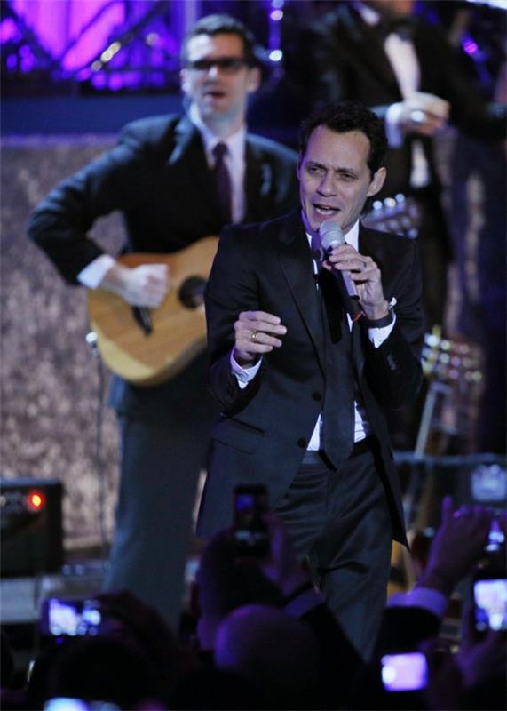 Salsa -musiikin kuunteleminen marc anthony