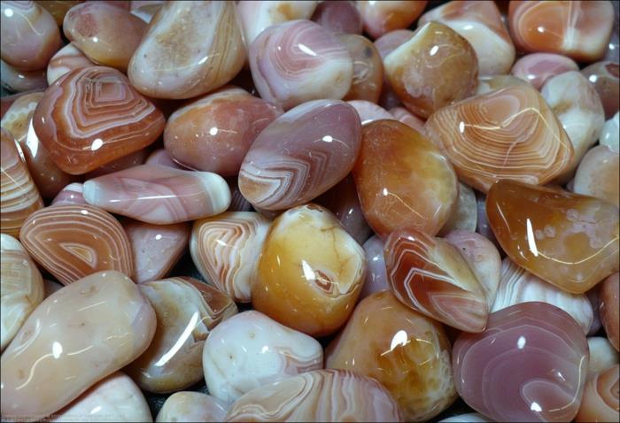 sardonyx onnekivet jalokivet horoskooppi