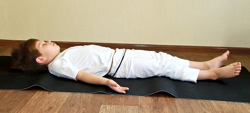 Fordele ved Savasana Yoga (Corpse Pose)