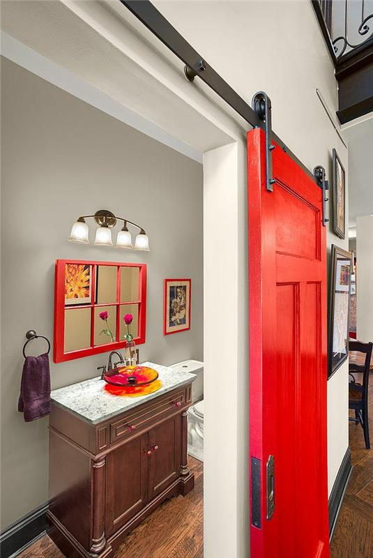 liukuovet moderni kylpyhuone punainen ovi
