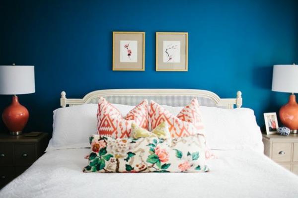 makuuhuoneen sisustusideoita seinän väri sininen