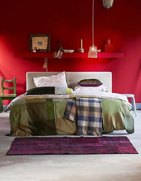 makuuhuoneen värit punainen seinä design sänky violetti