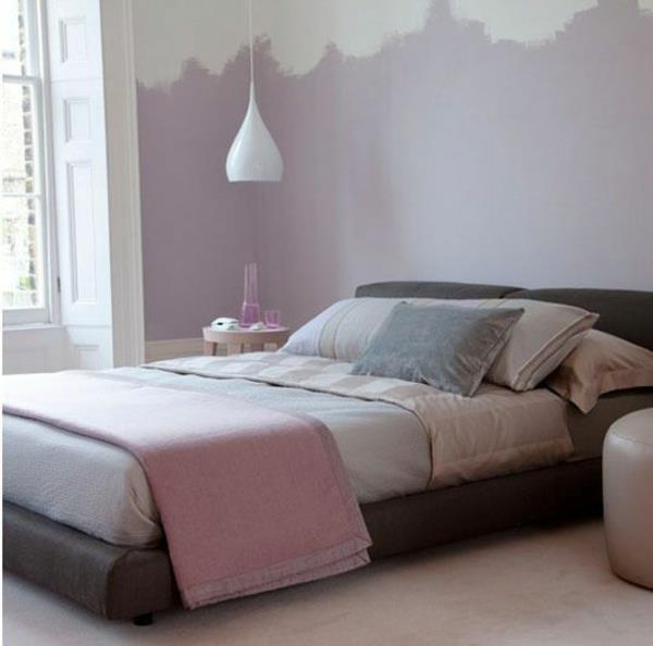 makuuhuoneen väri -ideat hämärä vaaleanpunainen violetti harmaa seinämaali päiväpeite vuodevaatteet