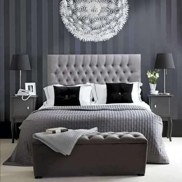 makuuhuoneen väriideat harmaa valkoinen musta sänky kattokruunu