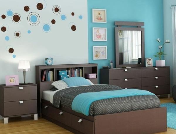 makuuhuoneen väriideat seinän suunnittelu sininen päiväpeite ruskeat sävyt