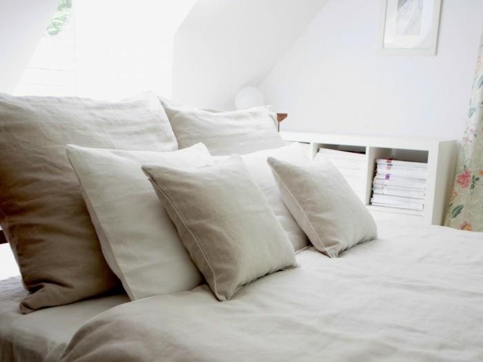 makuuhuoneen patja tyyny vuodevaatteet