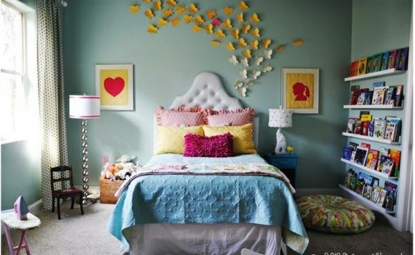 makuuhuoneen ideoita kodin tarvikkeita perhosia seinällä kuvia